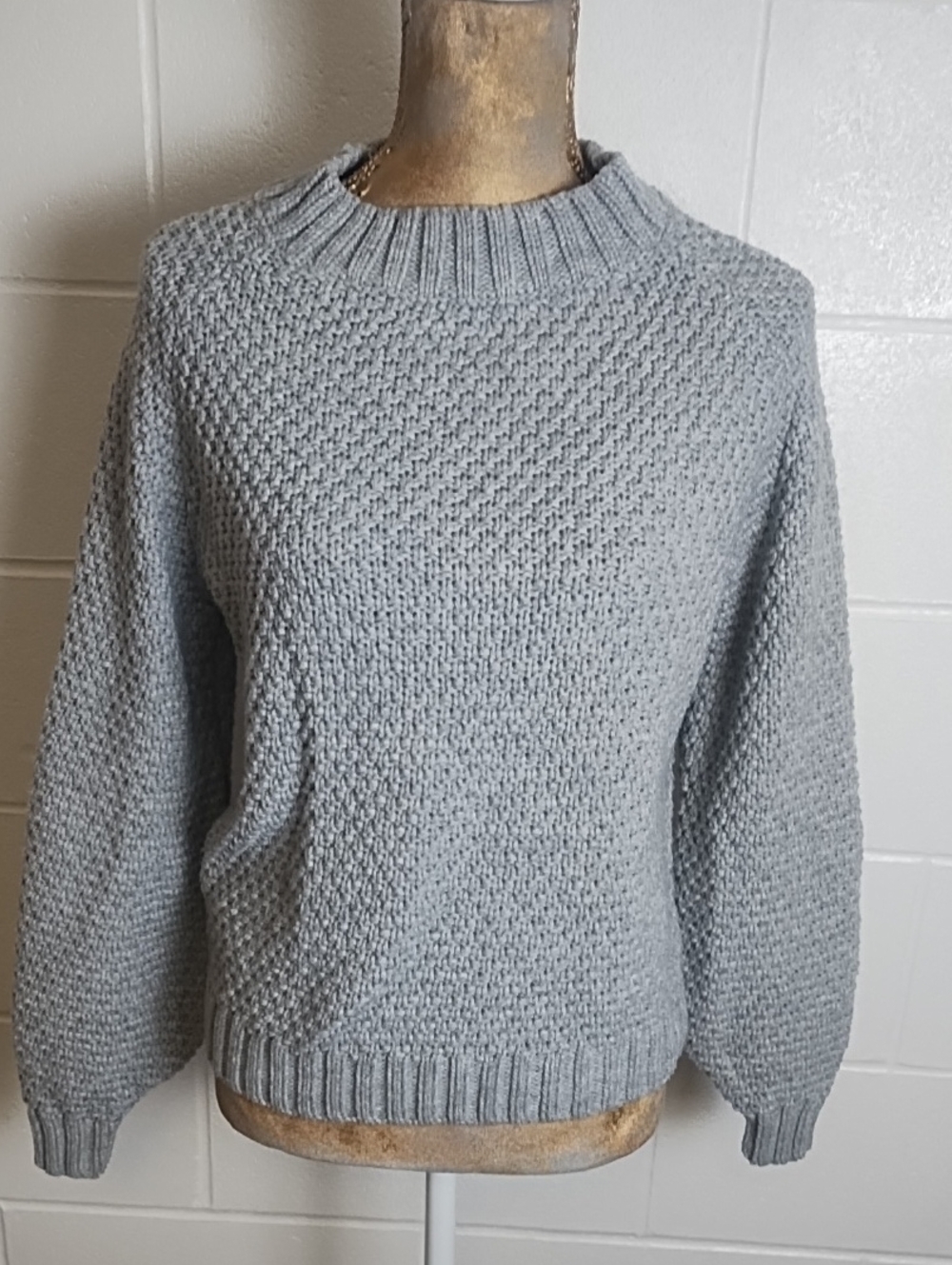 Light Gray Textured Knit Pullover Sweater Raglan Sleeves Cotton Blend